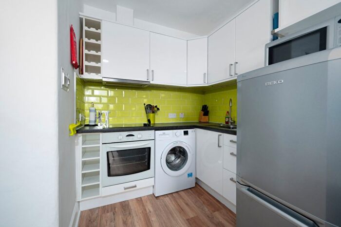 1 Bedroom Flat To Rent In Westfield Street, Edinburgh, Midlothian, EH11