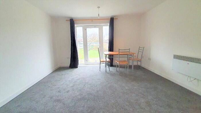 1 Bedroom Apartment For Sale In Chamberlain Close, Ilford, London, IG1