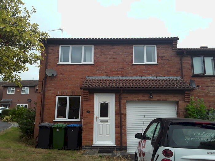 3 Bedroom Semi-Detached House To Rent In Walnut Way, Rugby, CV22