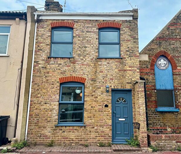 2 Bedroom End Of Terrace House To Rent In Brockley Road, Margate, CT9