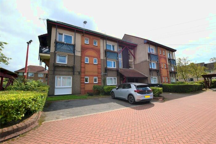 2 Bedroom Maisonette To Rent In Newhall Green, Leeds, LS10