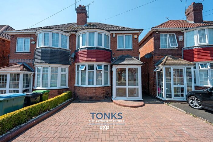 3 Bedroom Semi Detached House For Sale In Parkfield Road, Oldbury, B68