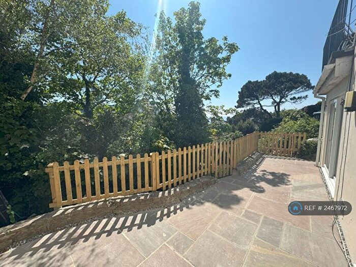 2 Bedroom Flat To Rent In St. Johns Road, Bournemouth, BH5