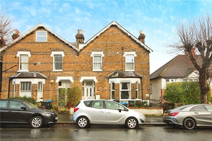 2 Bedroom Flat To Rent In Avondale Road, South Croydon, Surrey, CR2