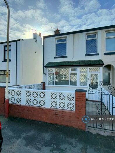 3 Bedroom Semi-Detached House To Rent In Banastre Road, Southport, PR8