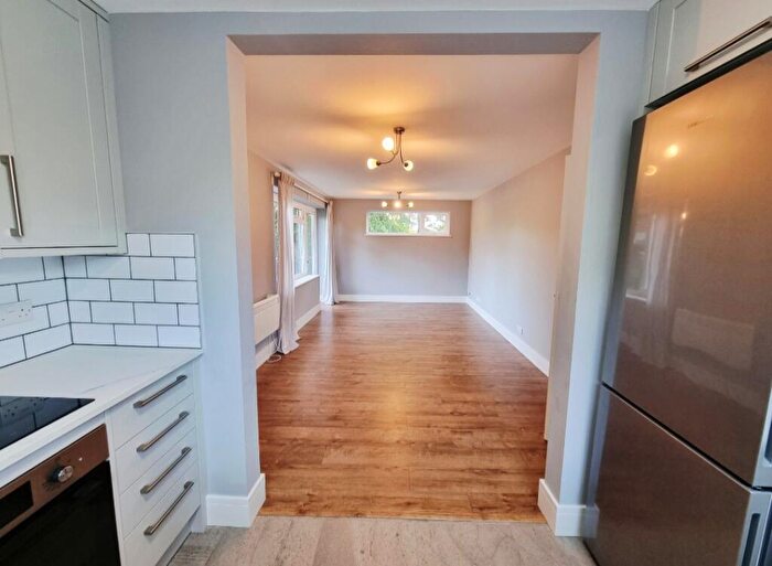 2 Bedroom Apartment To Rent In Milton Road, Harpenden, AL5