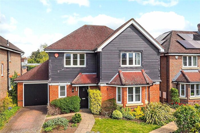 4 Bedroom Detached House For Sale In Piggott Place, Petersfield, Petersfield, Hampshire, GU31