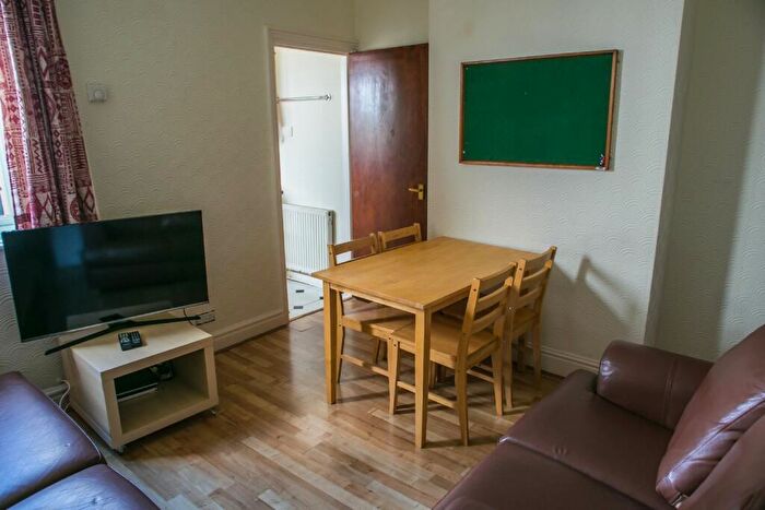 4 Bedroom House To Rent In Harold Road, Edgbaston, Birmingham, West Midlands, B16