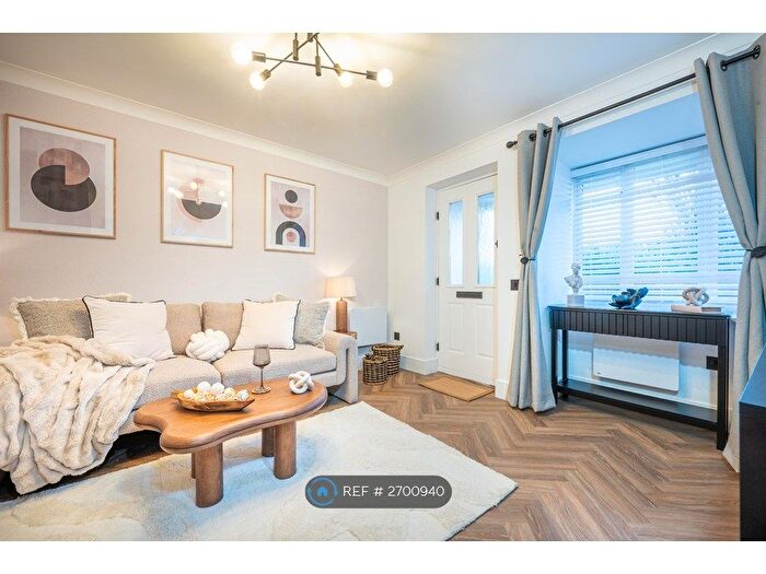 1 Bedroom Semi Detached House To Rent In Barnum Court, Swindon, SN2