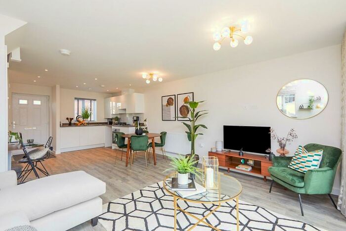 3 Bedroom Town House To Rent In Florence Drive, Derby, DE1