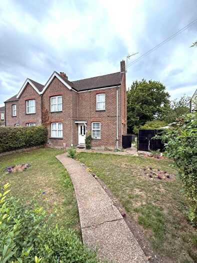 3 Bedroom Semi-Detached House To Rent In Hayhurst Road, Luton, LU4