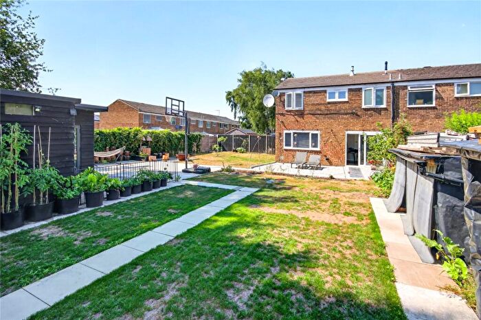3 Bedroom Terraced House For Sale In Underwood, Bracknell, Berkshire, RG12