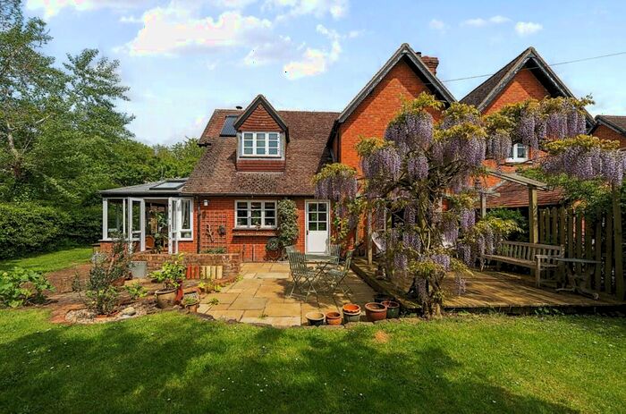 3 Bedroom Semi-Detached House For Sale In Burcot, Abingdon, OX14