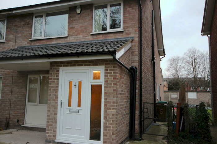 4 Bedroom End Of Terrace House To Rent In St Anthonys Court, Nottingham, NG7