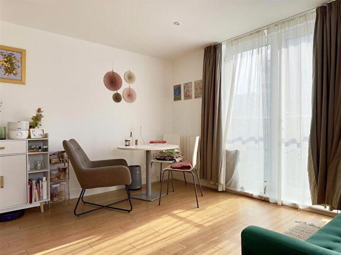 1 Bedroom Flat To Rent In Wandsworth High Street, London, SW18