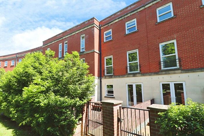 4 Bedroom Town House For Sale In Cambrai Close, Lincoln, LN1
