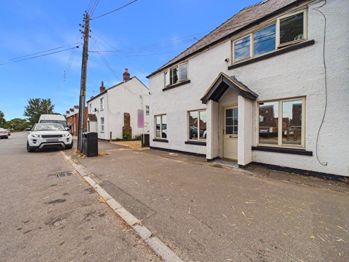 3 Bedroom Semi-Detached House For Sale In Hillgate, Gedney Hill, Spalding, PE12