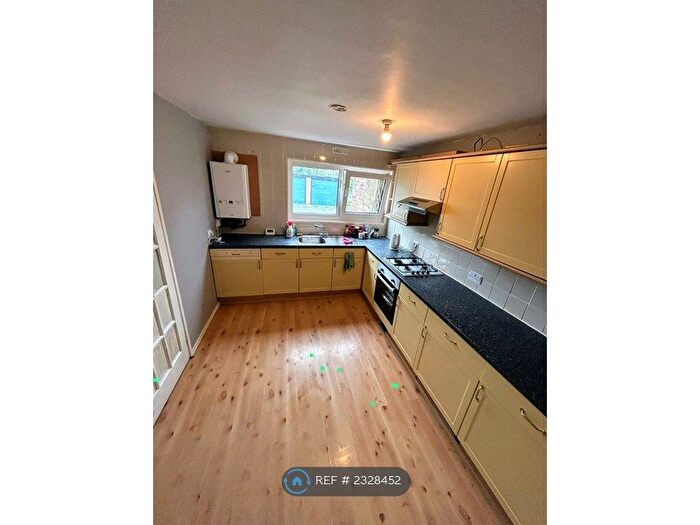 3 Bedroom Terraced House To Rent In Kenilworth Close, Macclesfield, SK11