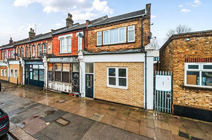 2 Bedroom Flat For Sale In Springbank Road, London, SE13