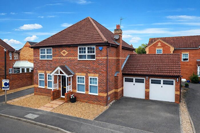 4 Bedroom Detached House For Sale In The Nortons, Caldecotte, Milton Keynes, MK7