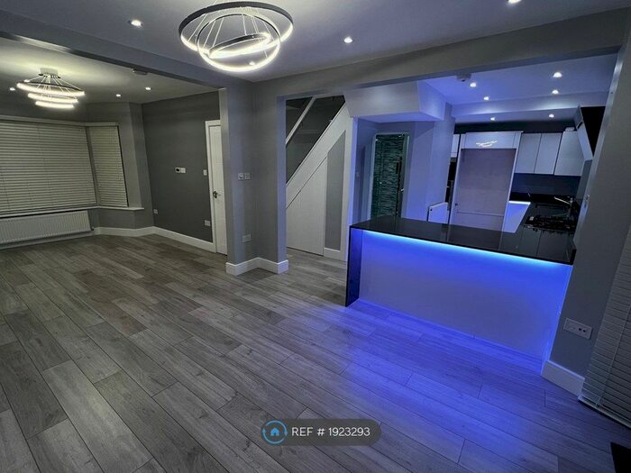 4 Bedroom Semi-Detached House To Rent In Coledale Drive, Stanmore, HA7