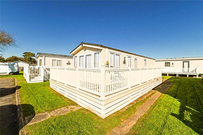 3 Bedroom Park Home For Sale In Field Place, Hoburne Naish Holiday Park, Barton On Sea, Hampshire, BH25