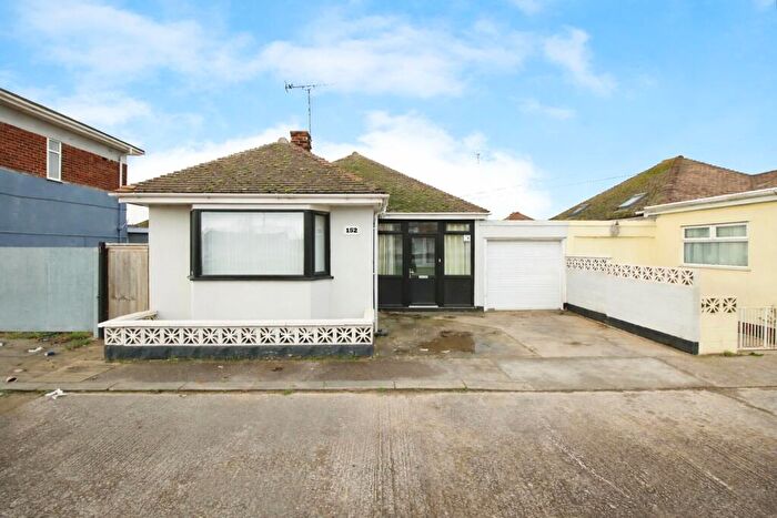 3 Bedroom Bungalow For Sale In Foryd Road, Kinmel Bay, Conwy, LL18