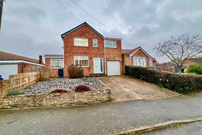 3 Bedroom Detached House For Sale In Park Leys, Daventry, NN11