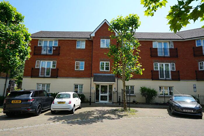 2 Bedroom Flat To Rent In Caspian Way, Purfleet-On-Thames, RM19