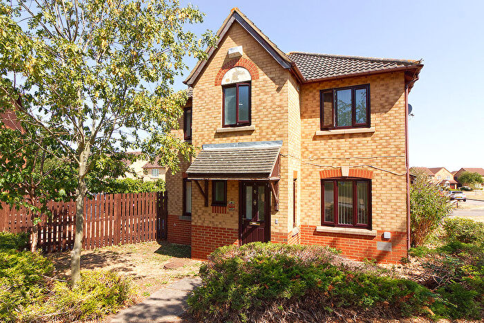3 Bedroom Semi Detached House To Rent In Kents Hill, Milton Keynes, MK7