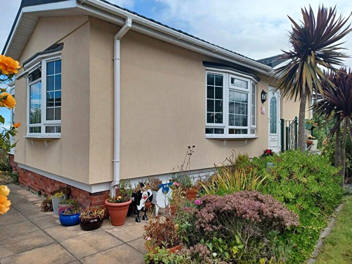 1 Bedroom Park Home For Sale In Vicarage Park, Coast Road, Ffynnongroyw, CH8