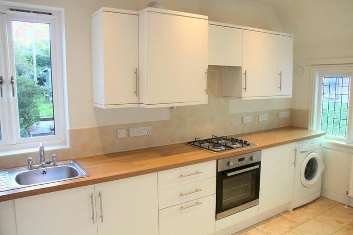 2 Bedroom Apartment To Rent In High Street, Hungerford, Berkshire, ., RG17