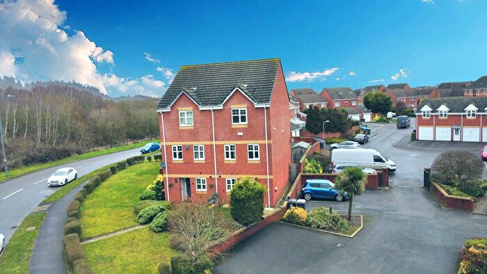 4 Bedroom Semi Detached House For Sale In Walsingham Drive, Nuneaton, CV10