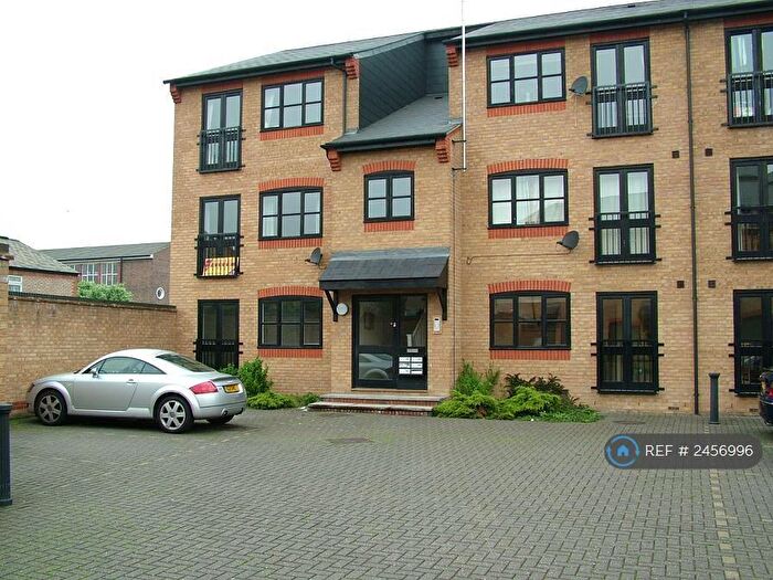 2 Bedroom Flat To Rent In Observatory Mews, Docklands, E14