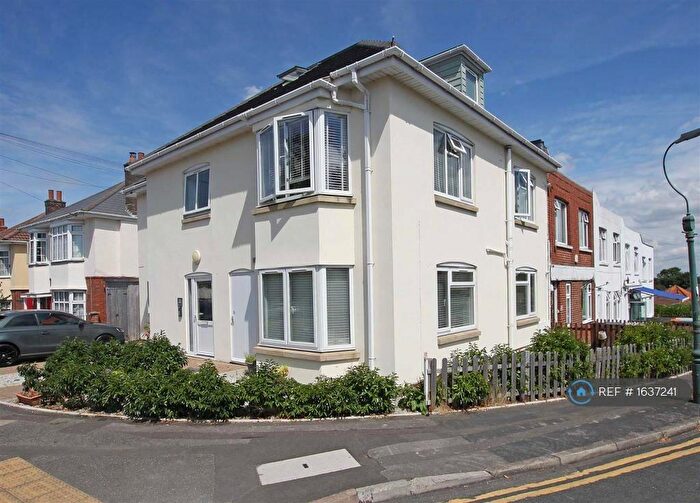 2 Bedroom Flat To Rent In Marie Court, Bournemouth, BH9