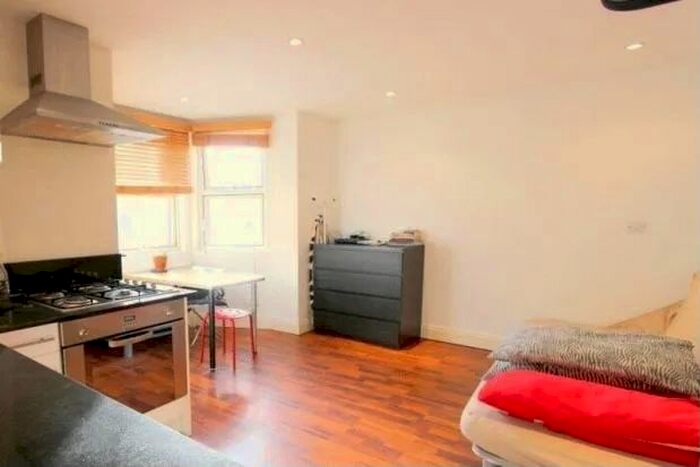 Studio To Rent In Balham High Road, Balham, SW17