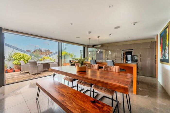 3 Bedroom Flat To Rent In All Saints Road, Ladbroke Grove, London, W11