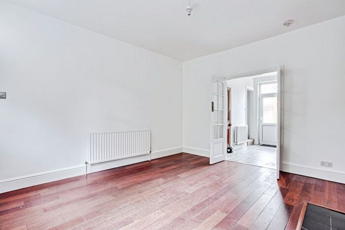 2 Bedroom Terraced House For Sale In Crab Lane, Newmillerdam, Wakefield, WF2