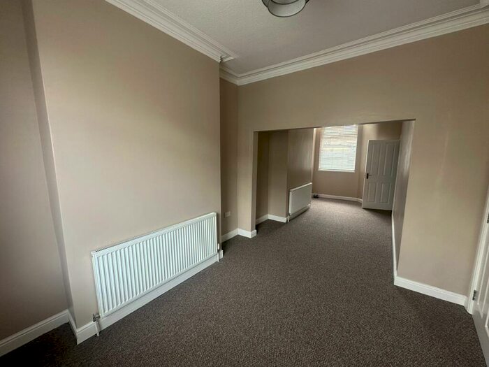 4 Bedroom Terraced House To Rent In Windsor Road, Droylsden, M43