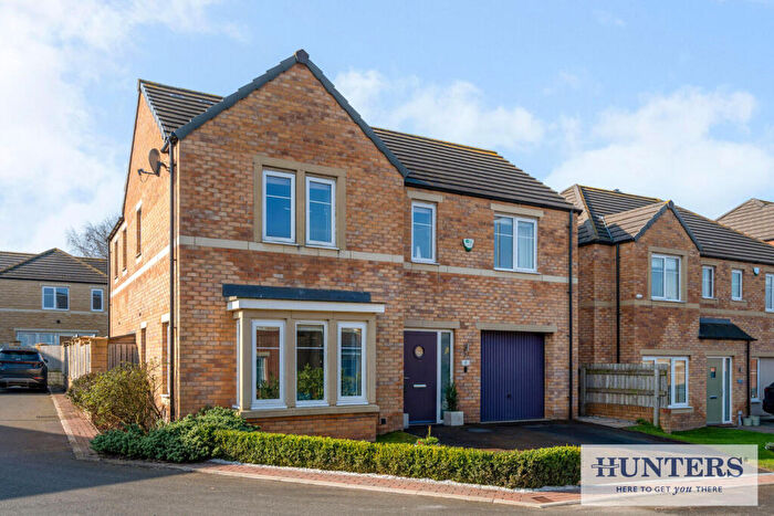 4 Bedroom Detached House For Sale In West Wood View, Apperley Bridge, Bradford, BD10