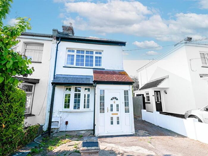 2 Bedroom Semi-Detached House To Rent In Hope Road, Benfleet, SS7