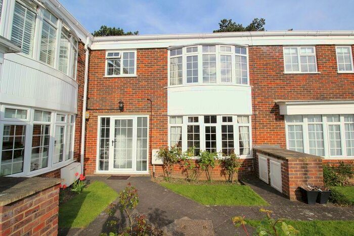 2 Bedroom Flat To Rent In Hayes Lane, Kenley, CR8