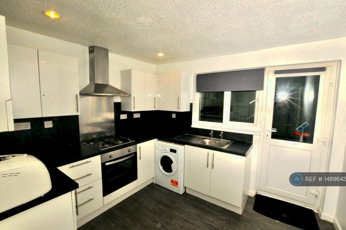 2 Bedroom Flat To Rent In Florence Place, Plymouth, PL4