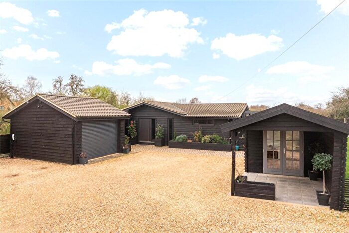 3 Bedroom Bungalow For Sale In Duck End Lane, Wilstead, Bedfordshire, MK45