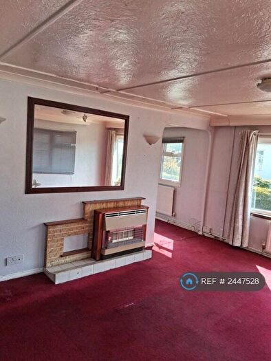 2 Bedroom Mobile Home To Rent In Caravan Site, Gamston, Nottingham, NG2