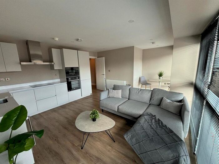 1 Bedroom Flat To Rent In Queens Dock Avenue, Hull, HU1