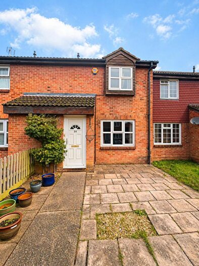 3 Bedroom Terraced House For Sale In Pemberton Gardens, Calcot, Reading, RG31