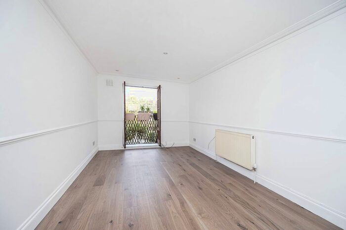 2 Bedroom Flat To Rent In Cadogan Terrace, Victoria Park, London, E9