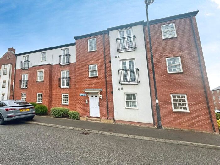 2 Bedroom Flat To Rent In Horseshoe Crescent, Great Barr, Birmingham, B43