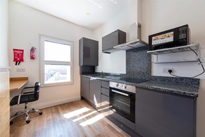 Studio To Rent In £pppw - Osborne Terrace, Jesmond, NE2